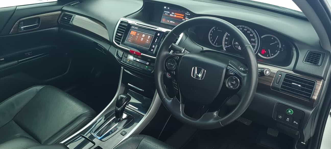 terpakai 2016 Honda ACCORD I-VTEC 2.4