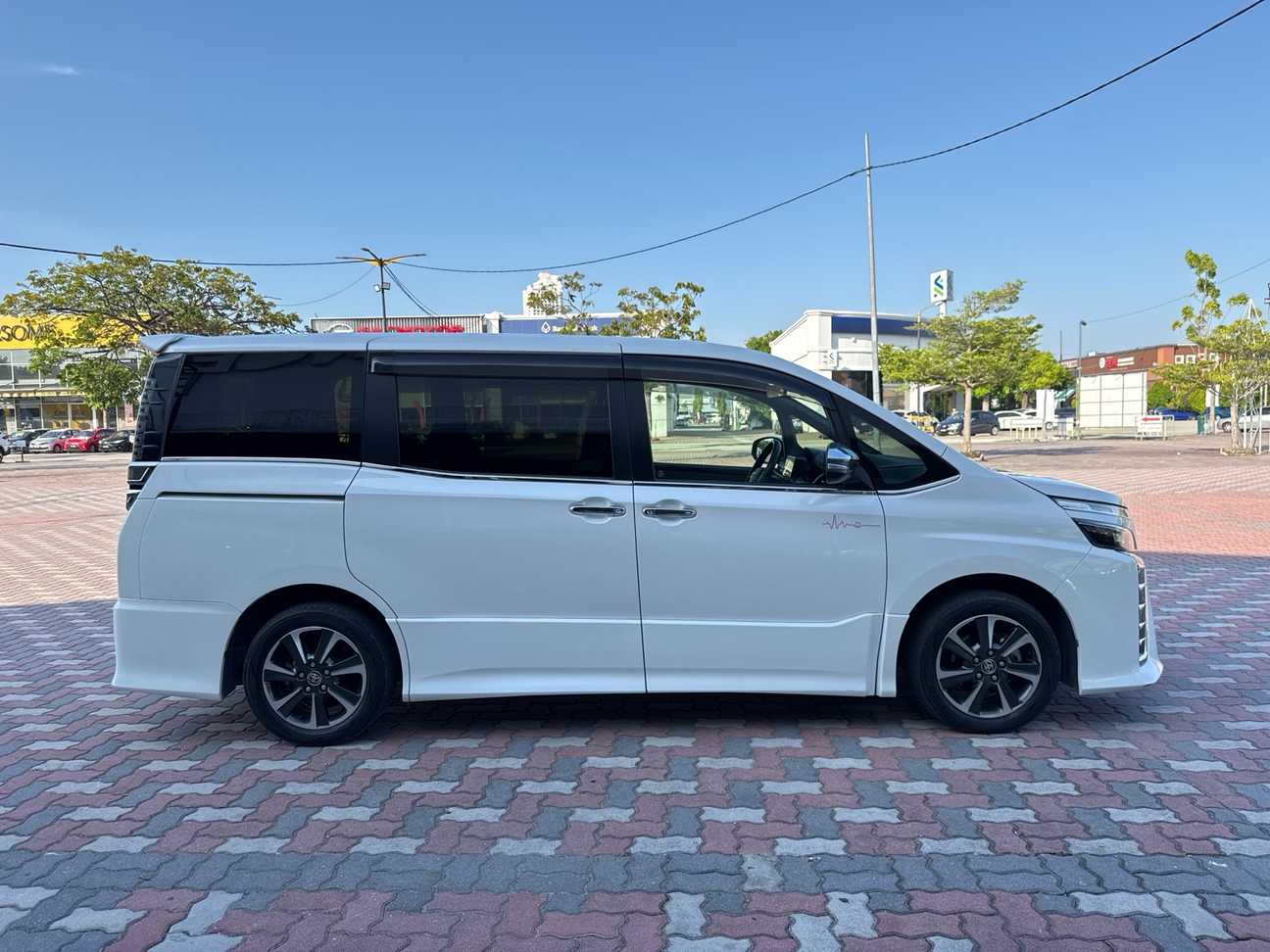 used 2019 Toyota Voxy ZS Kirameki Edition 2.0