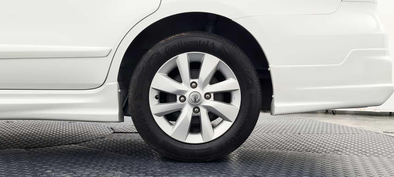 used 2016 Nissan GRAND LIVINA COMFORT 1.6