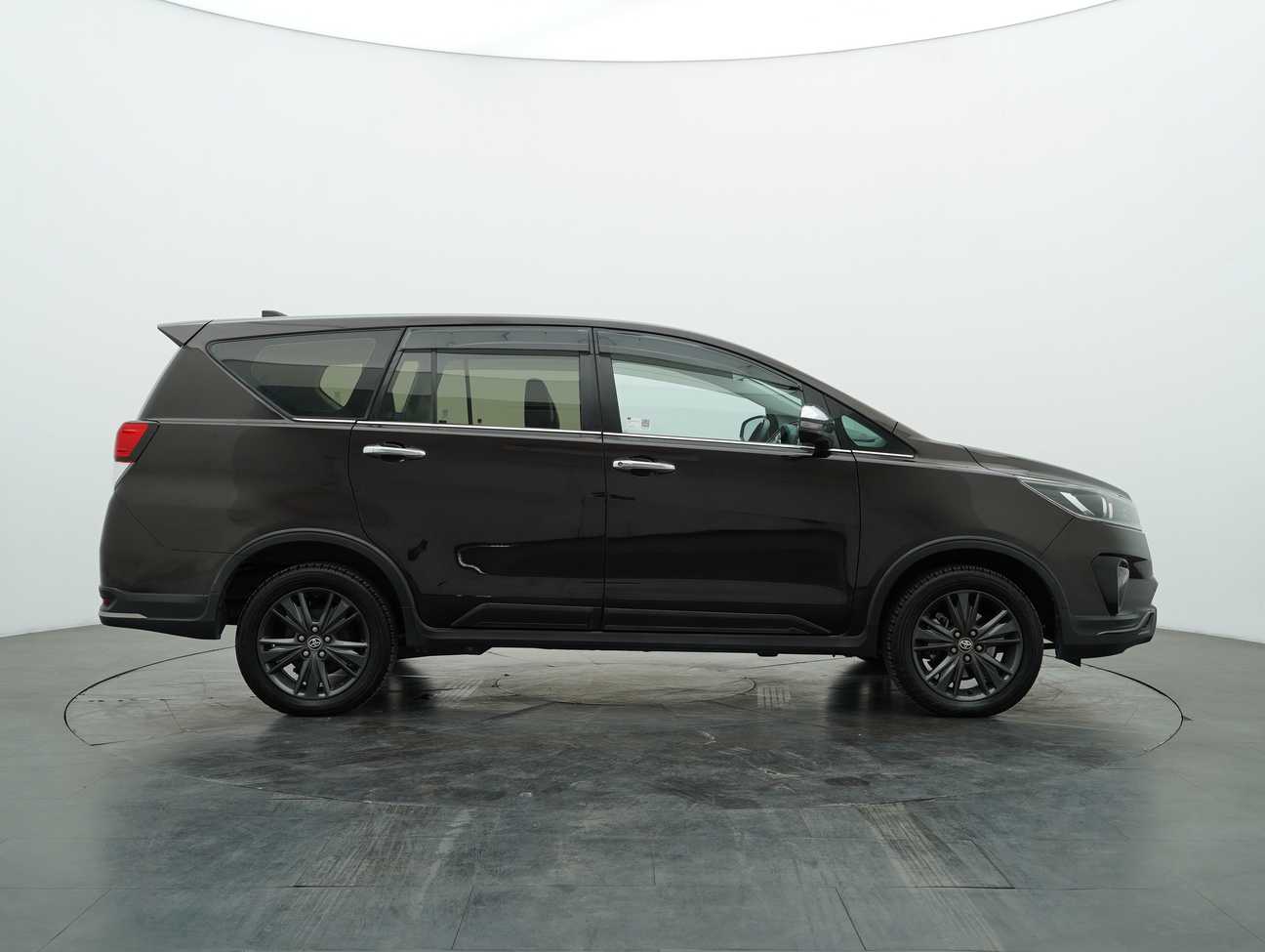 used 2022 Toyota Innova X 2.0