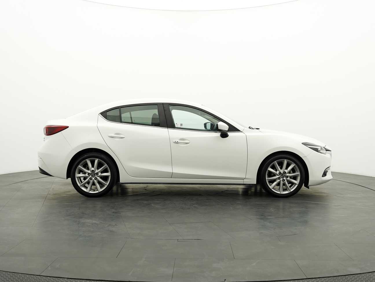 terpakai 2018 Mazda 3 SKYACTIV-G High 2.0