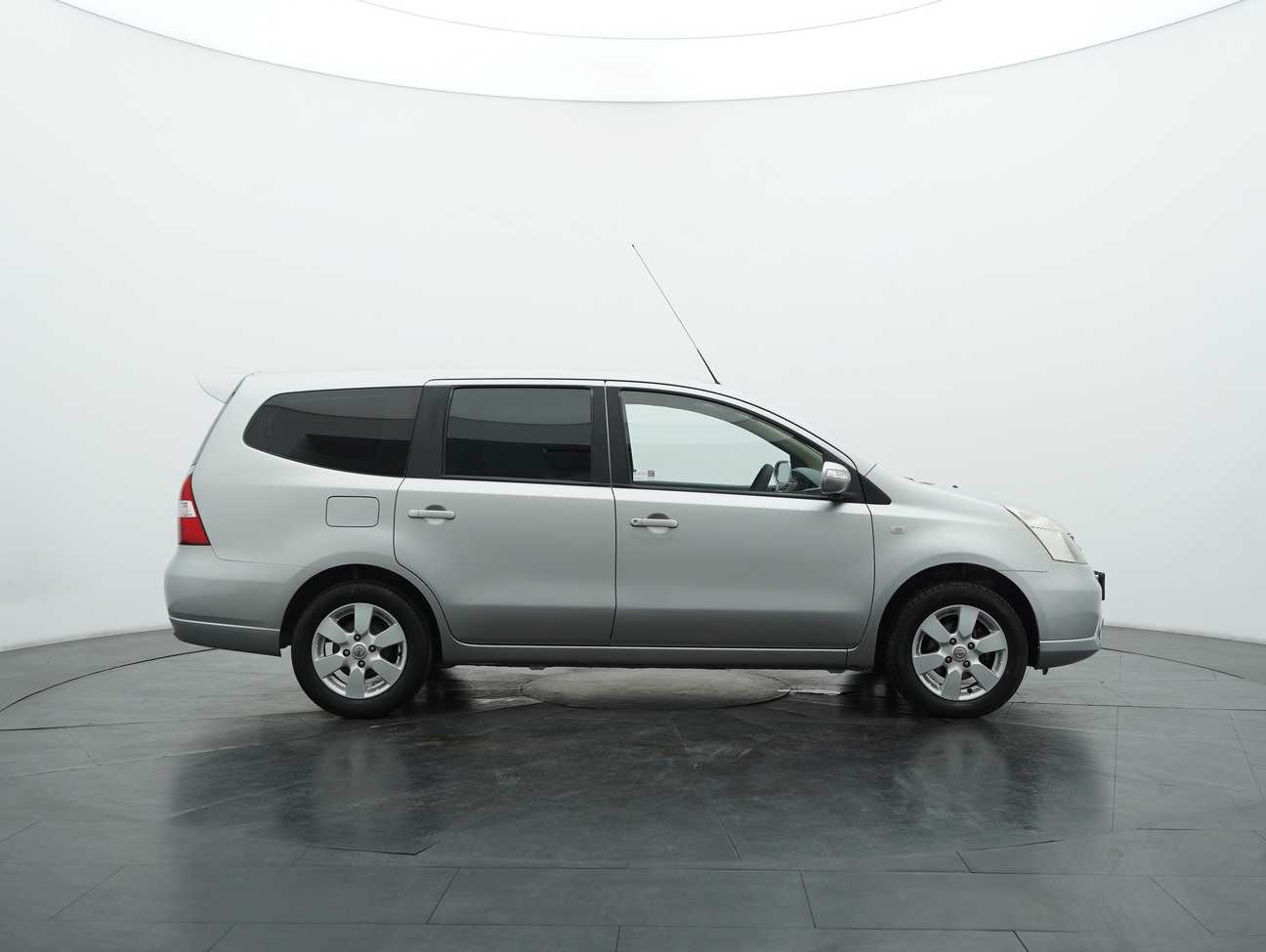 used 2012 Nissan Grand Livina ST-L Comfort 1.6