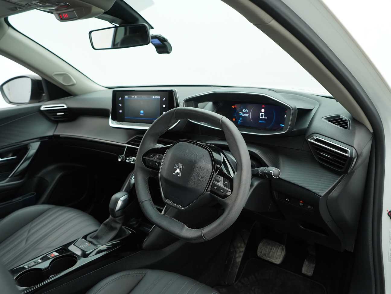used 2022 Peugeot 2008 Allure 1.2