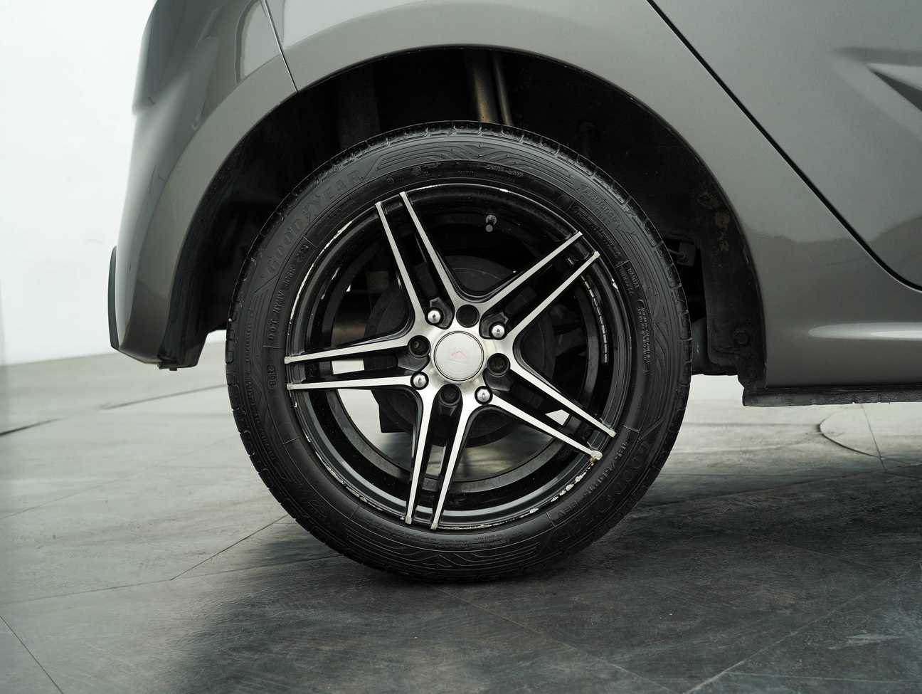 terpakai 2016 Proton Iriz Standard 1.3