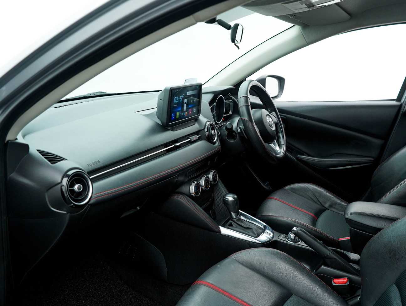 terpakai 2015 Mazda 2 SKYACTIV-G 1.5