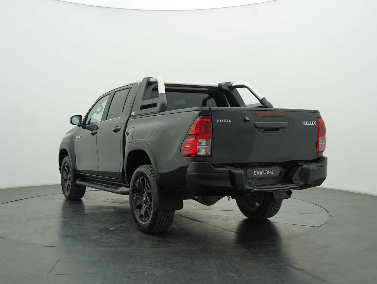 terpakai 2020 Toyota Hilux Black Edition Dual Cab 2.8