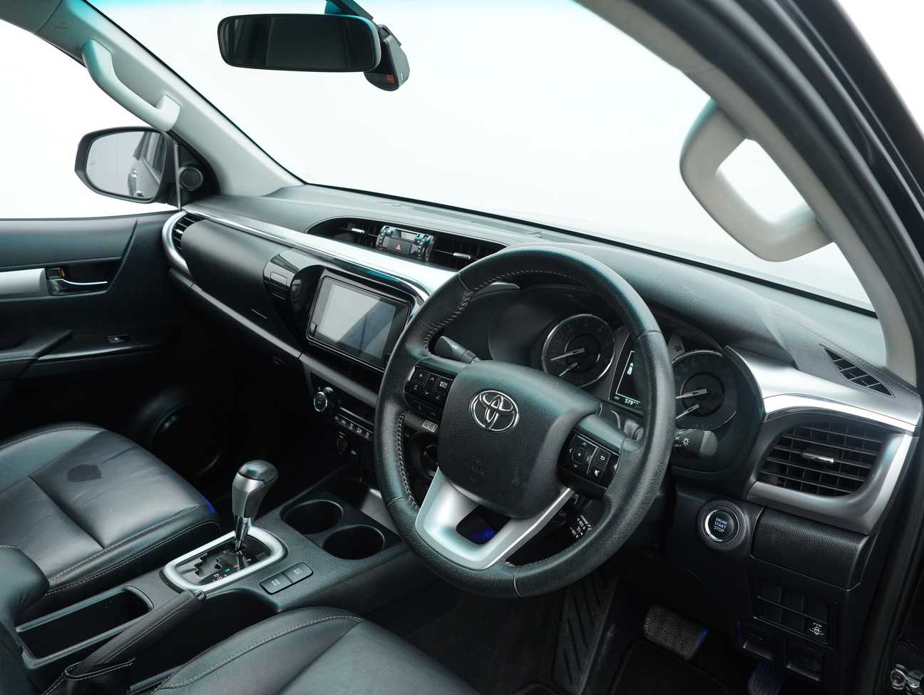 terpakai 2021 Toyota Hilux V Dual Cab 2.4