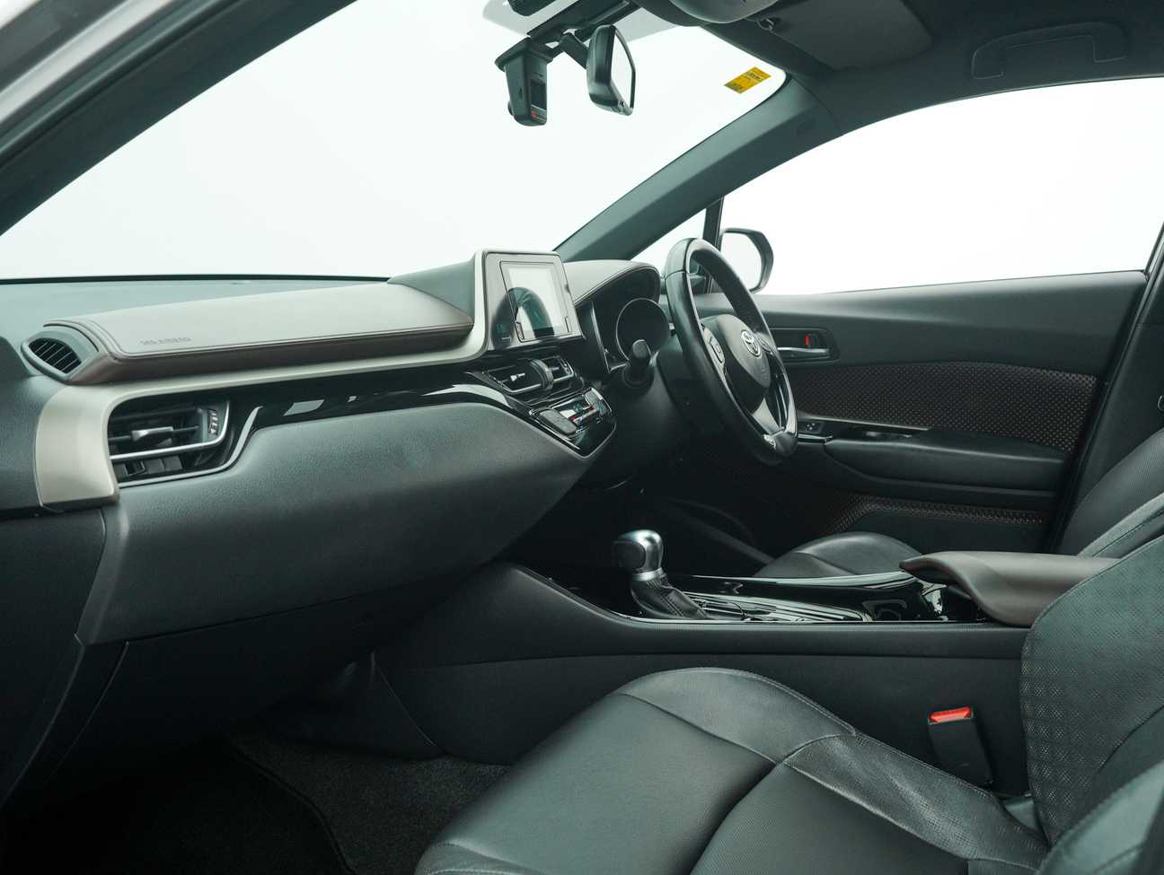 used 2019 Toyota C-HR  1.8