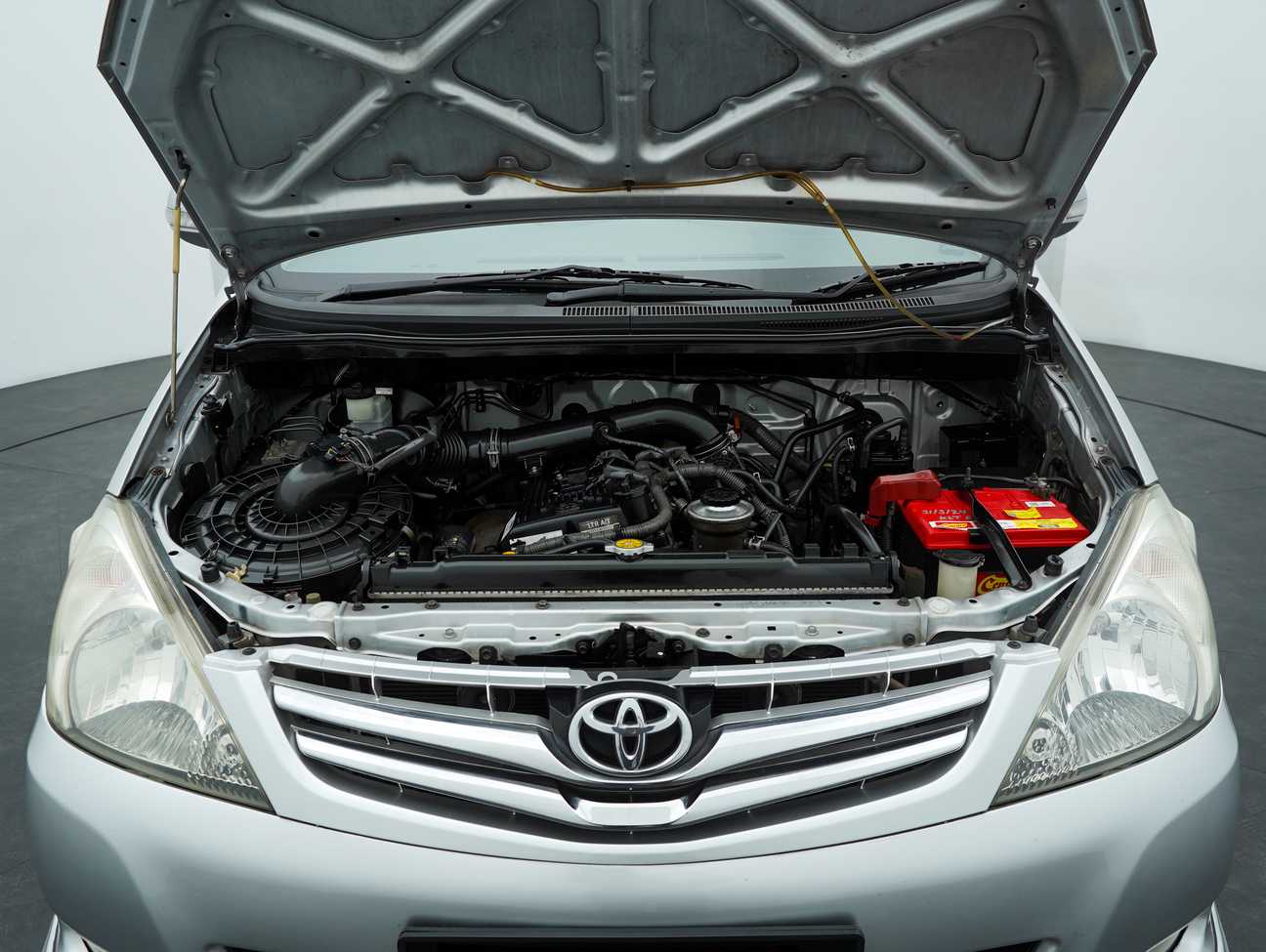 terpakai 2010 Toyota Innova G 2.0