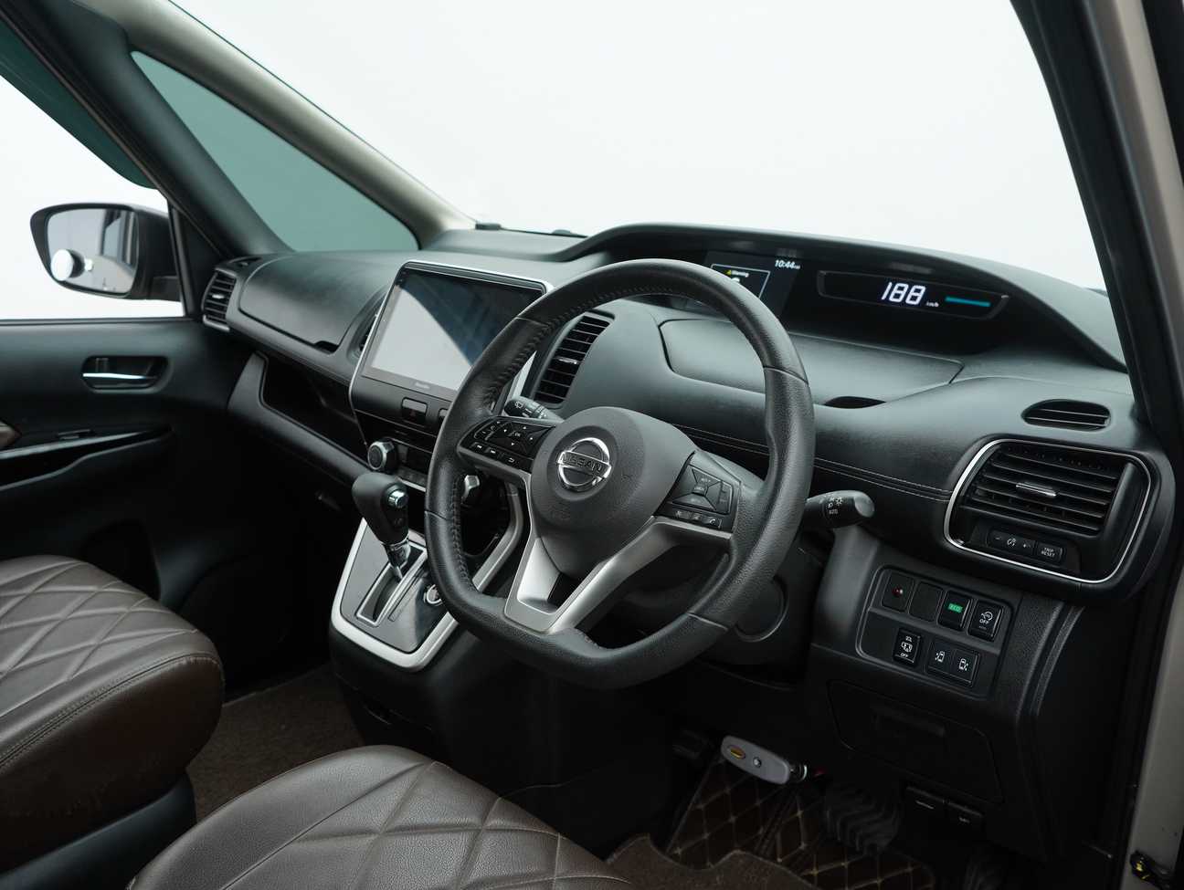 terpakai 2019 Nissan Serena S-Hybrid High-Way Star J Impul 2.0