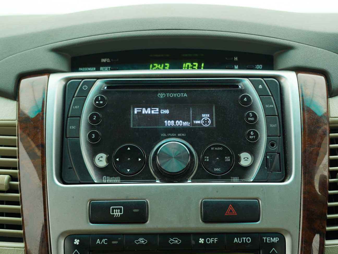 used 2014 Toyota Innova G 2.0