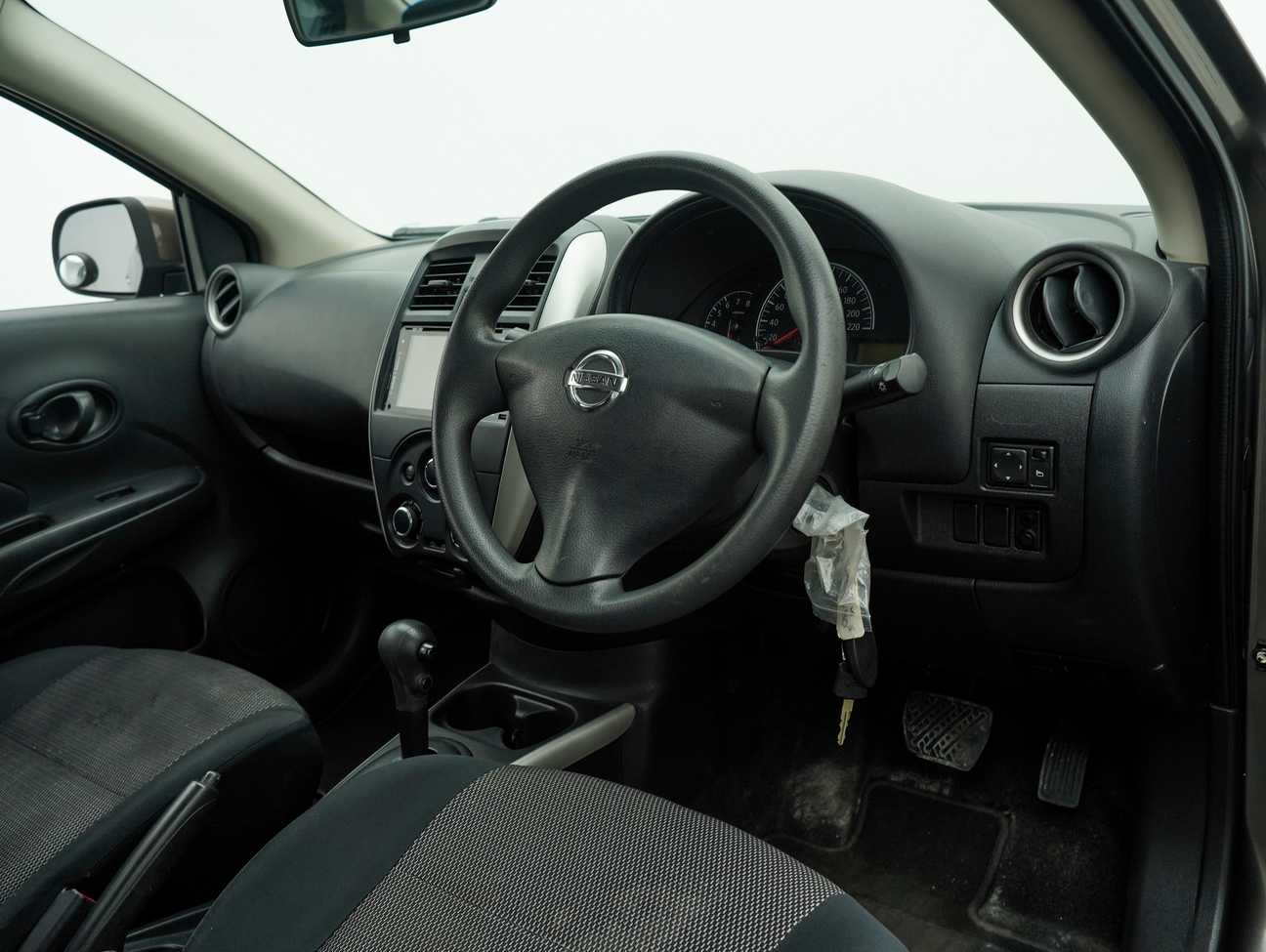 terpakai 2015 Nissan Almera E 1.5