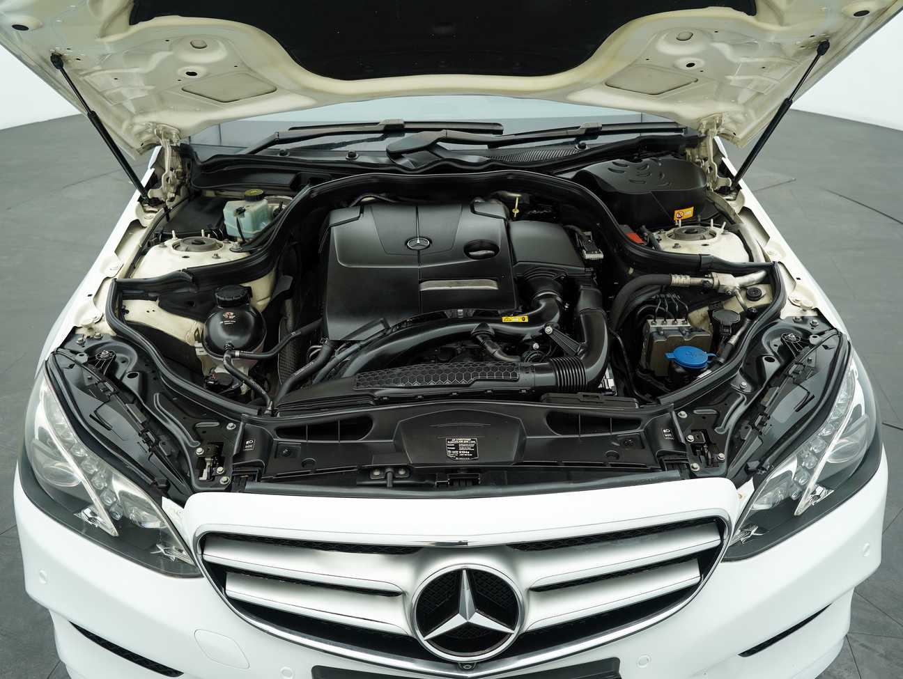 terpakai 2016 Mercedes-Benz E250 Avantgarde CGI 2.0