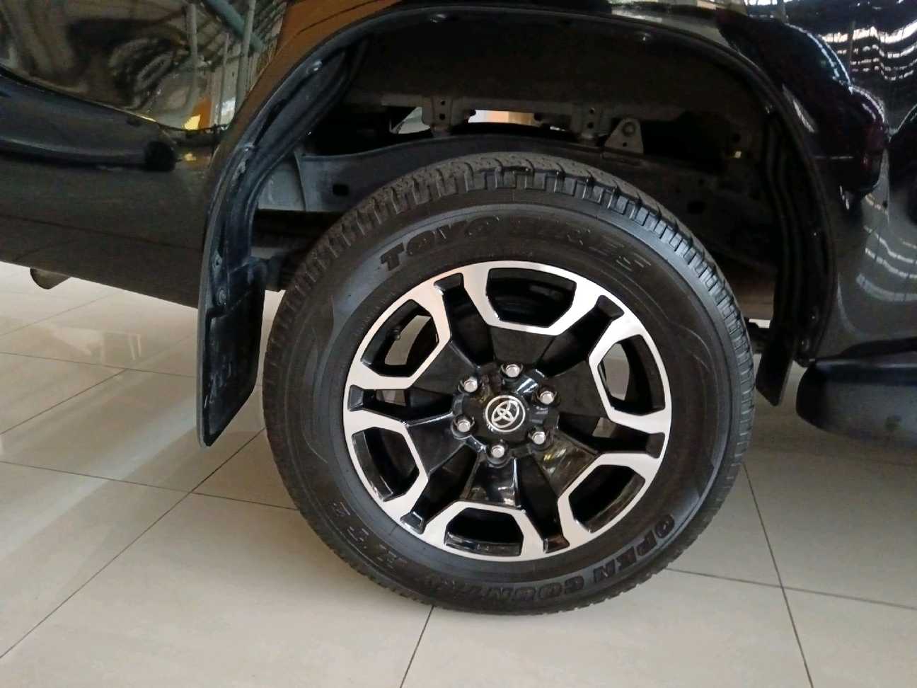 used 2023 Toyota Hilux V Dual Cab 2.4