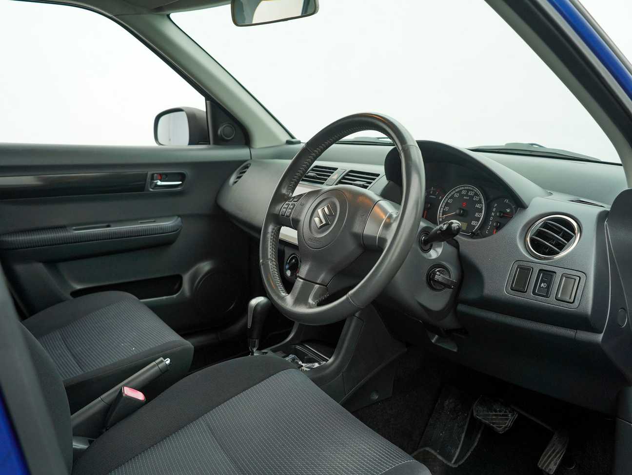 terpakai 2010 Suzuki Swift  1.5