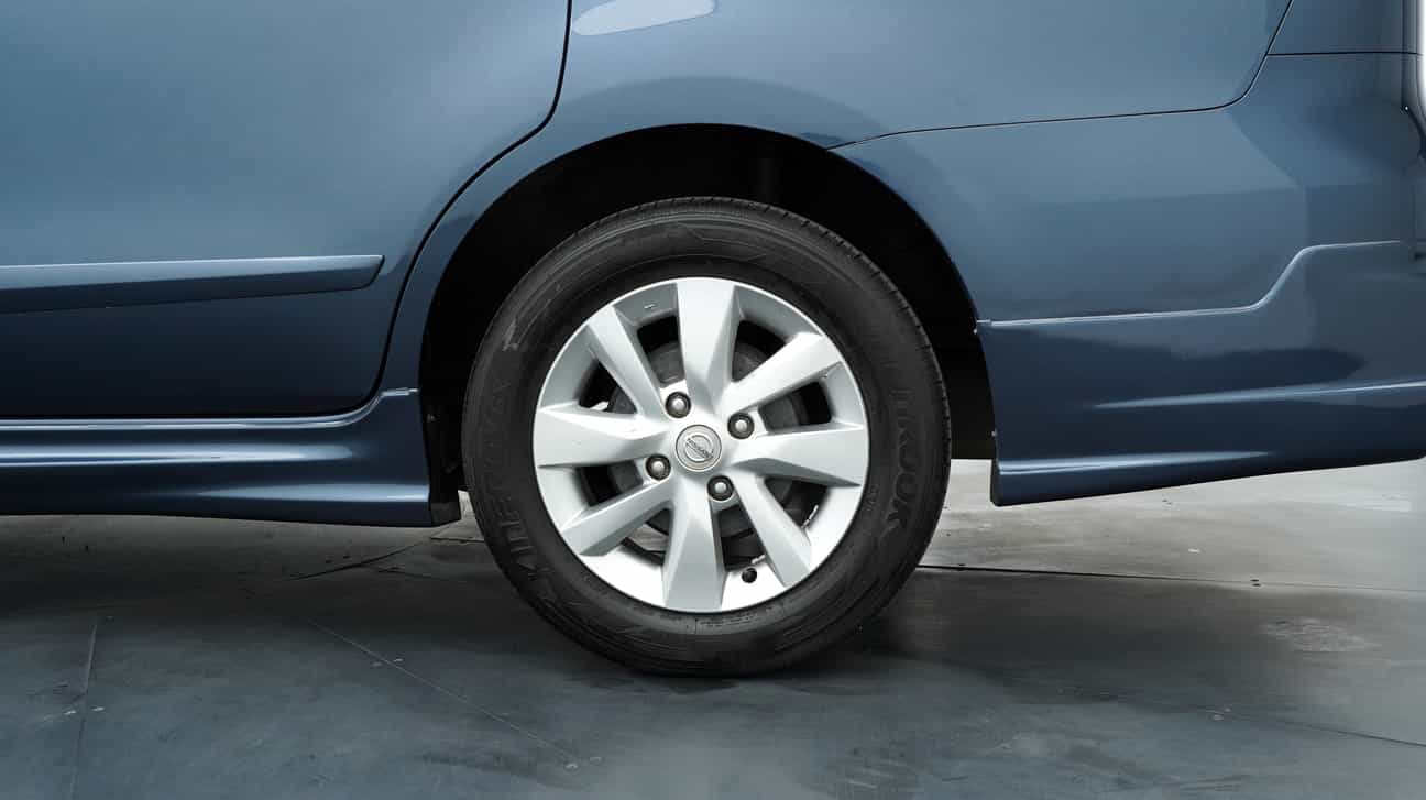 used 2014 Nissan GRAND LIVINA CLASSIC/COMFORT 1.8