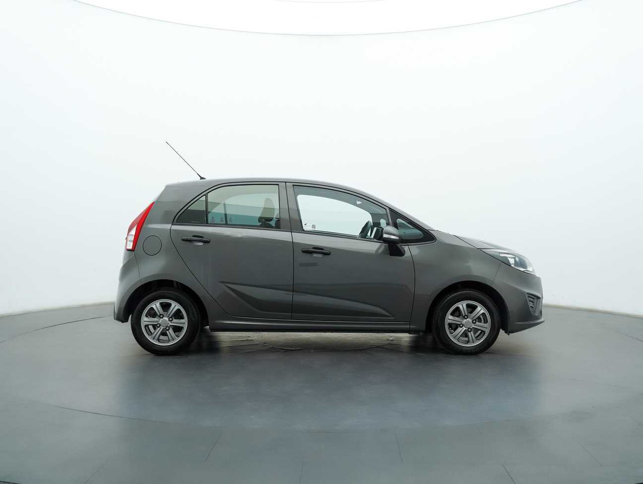 terpakai 2015 Proton Iriz Standard 1.3