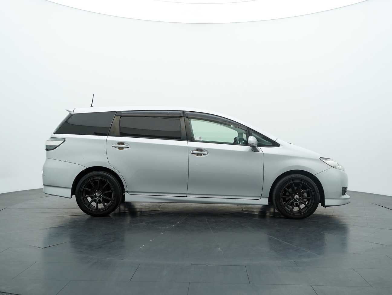 used 2014 Toyota Wish X 1.8