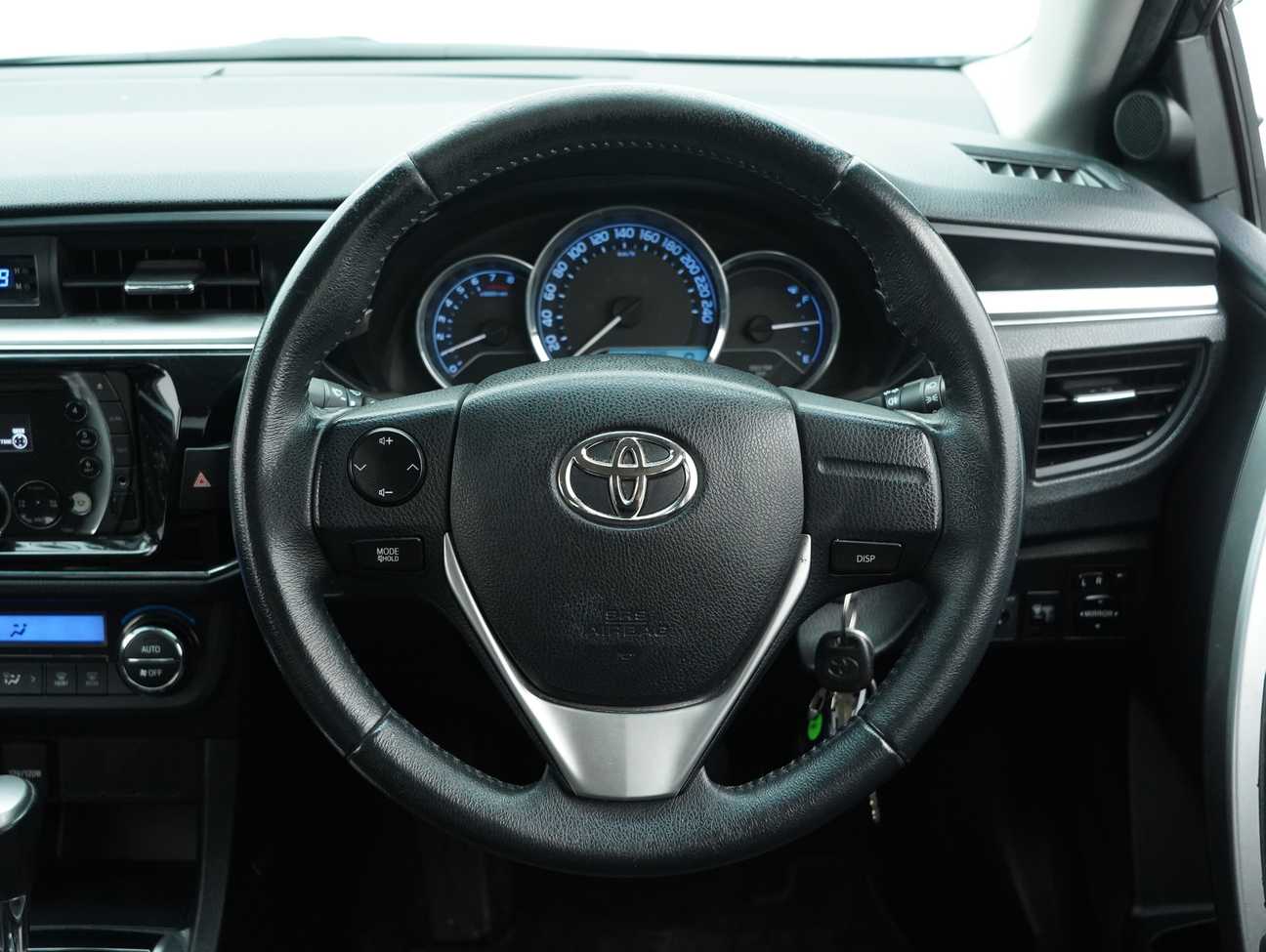 used 2014 Toyota Corolla Altis E 1.8