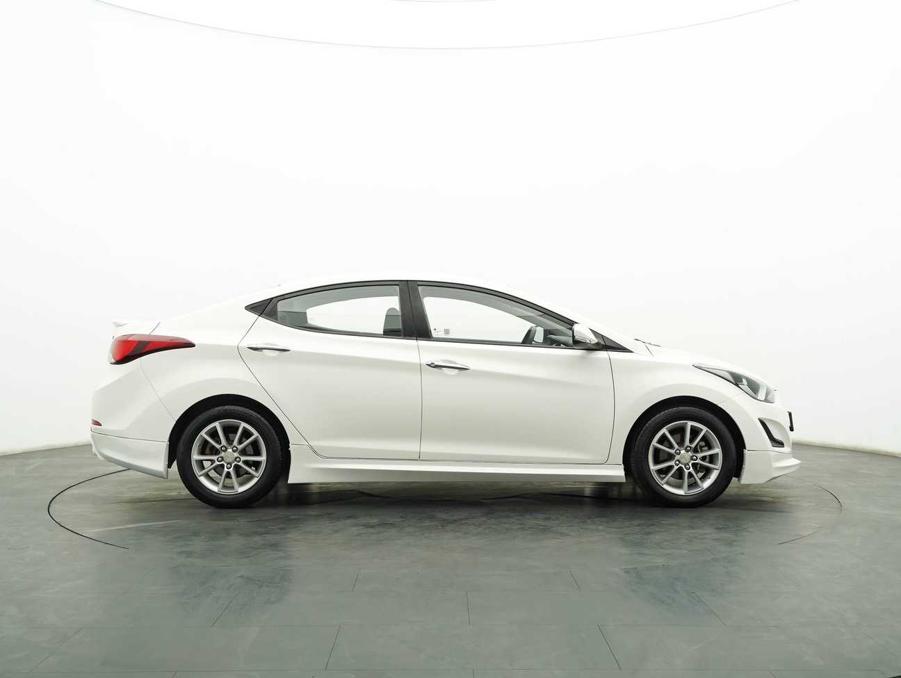 terpakai 2015 Hyundai Elantra Premium 1.6