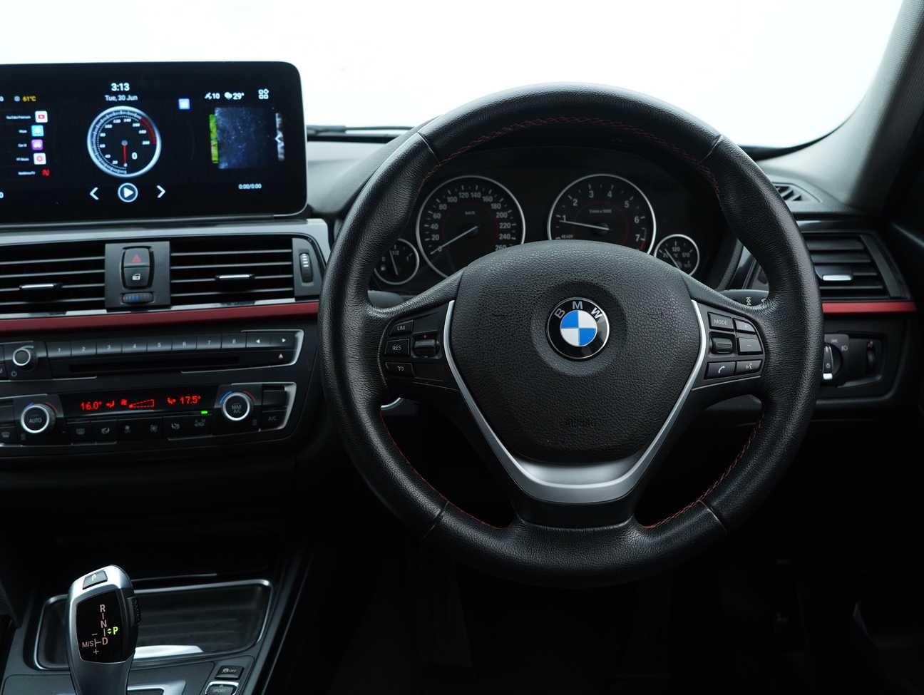 used 2015 BMW 320i Sport Line 2.0