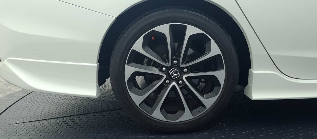 terpakai 2016 Honda ACCORD I-VTEC 2.4