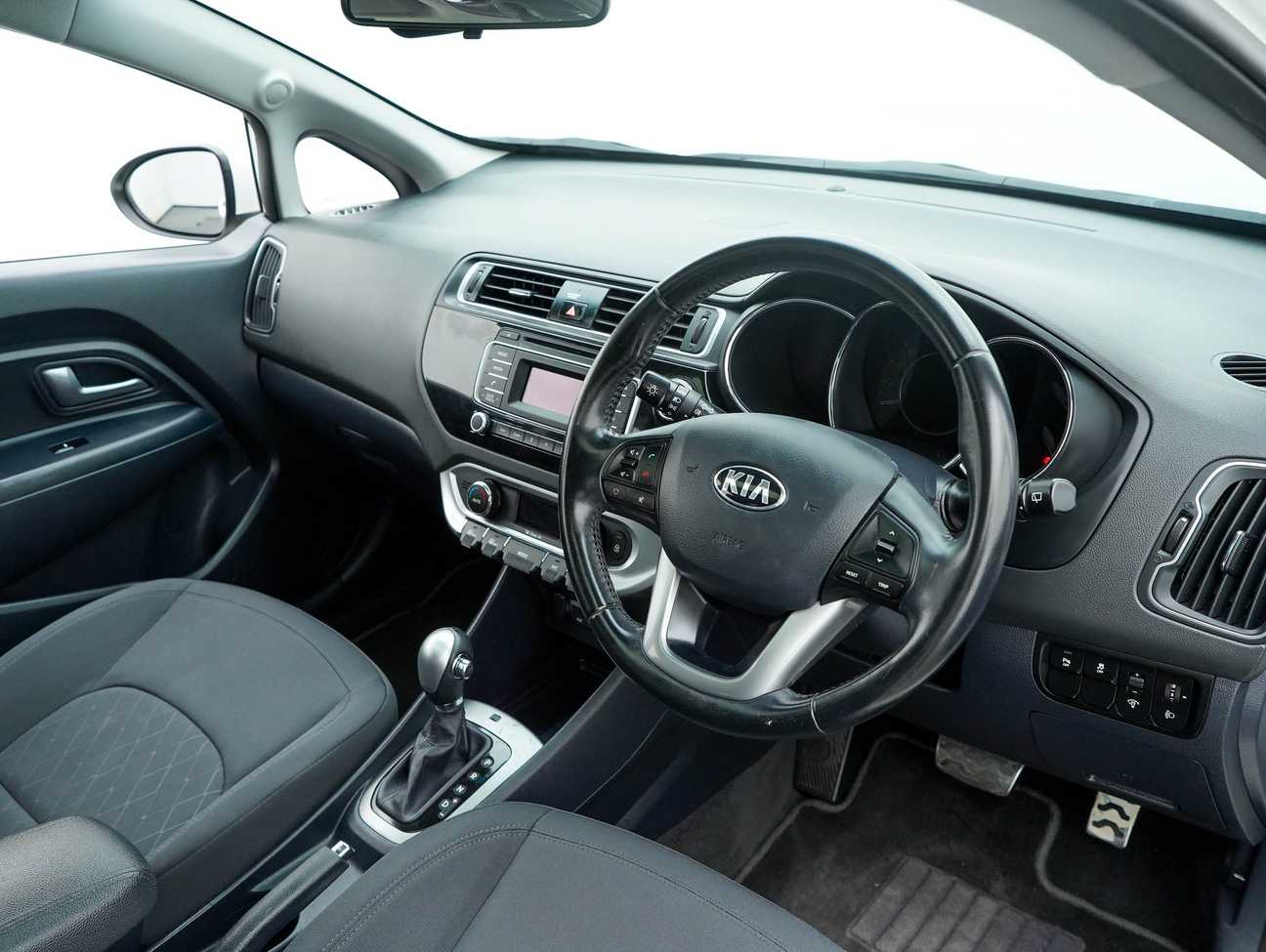 terpakai 2015 Kia Rio SX 1.4