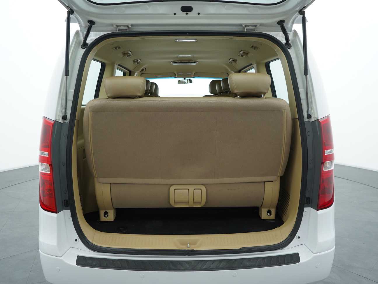 used 2019 Hyundai Grand Starex Executive 2.5