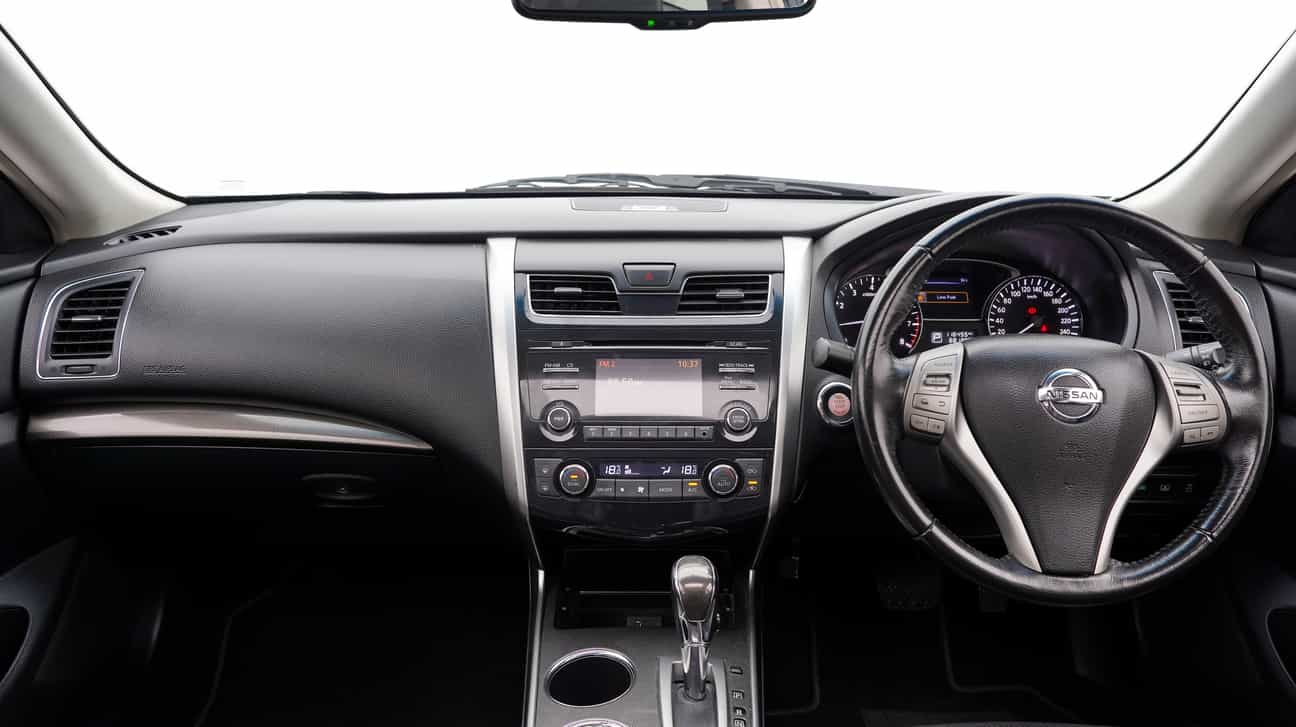 terpakai 2014 Nissan TEANA XV 2.5