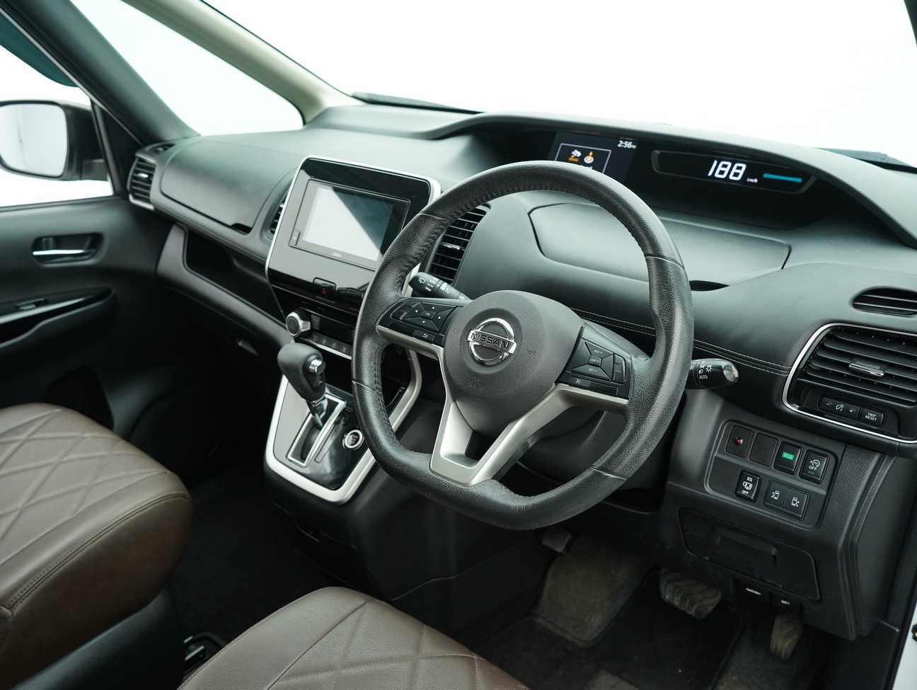 terpakai 2019 Nissan Serena S-Hybrid High-Way Star J Impul 2.0