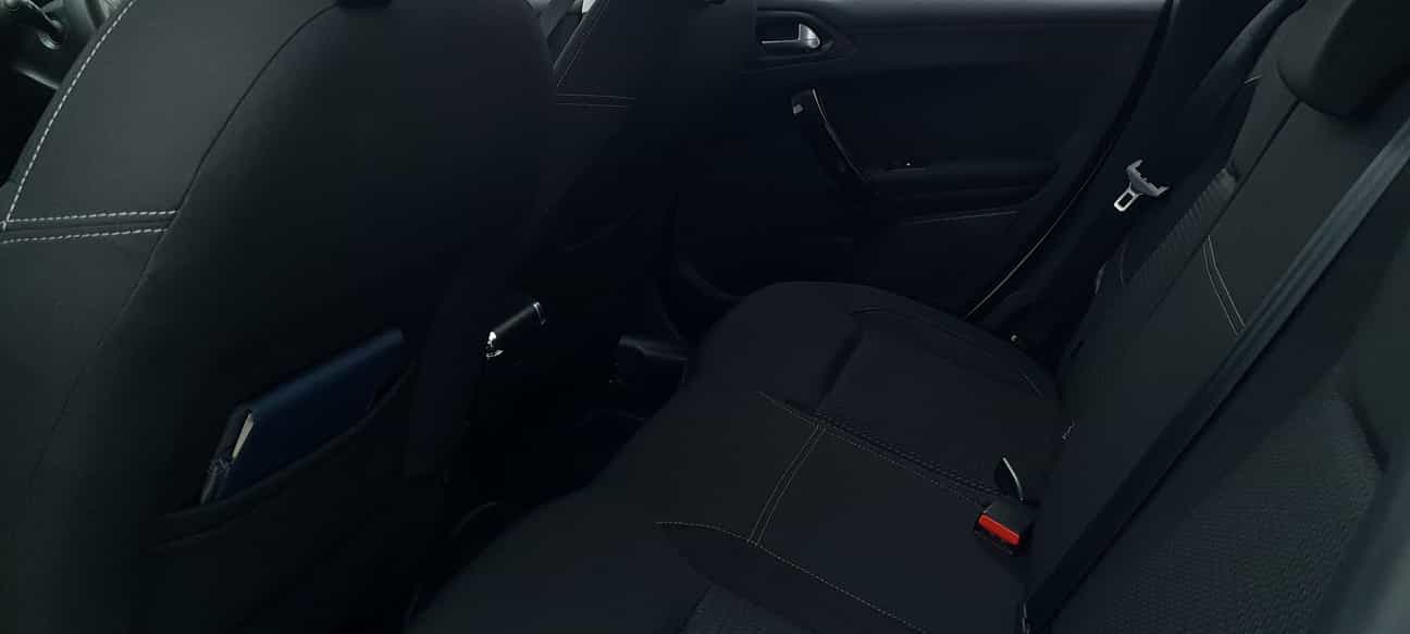 terpakai 2018 Peugeot 208 PURETECH 1.2