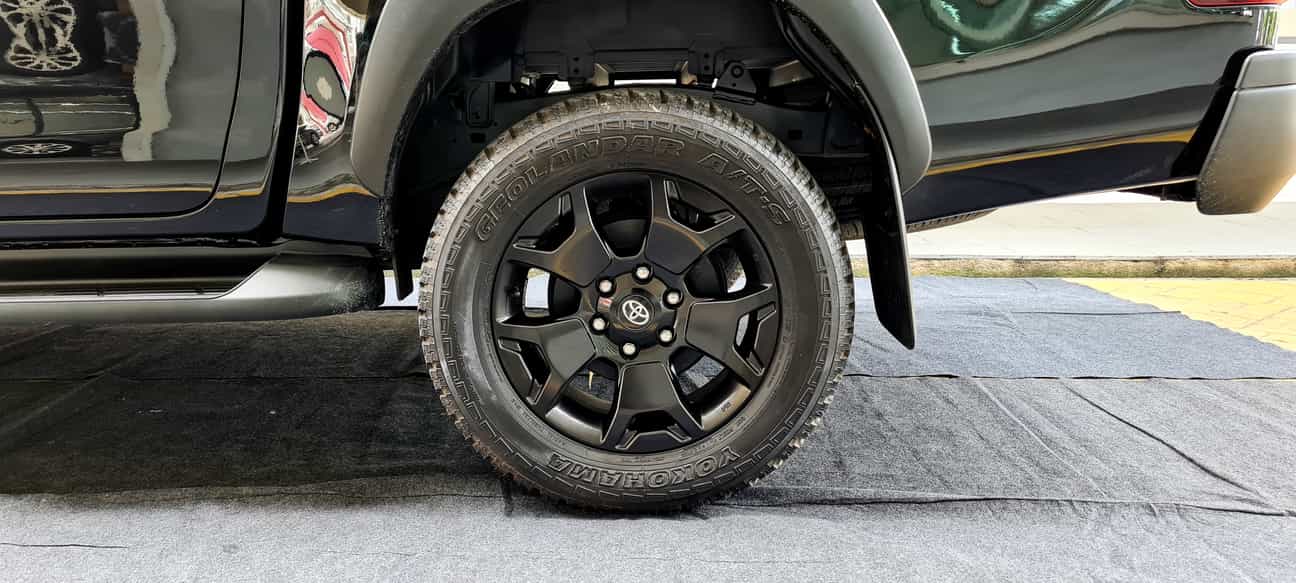 used 2019 Toyota HILUX DOUBLE CAB LE 4X4 2.8