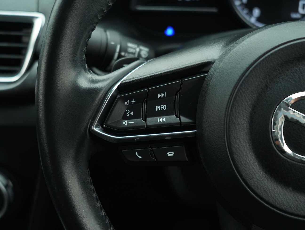 terpakai 2018 Mazda 3 SKYACTIV-G High 2.0
