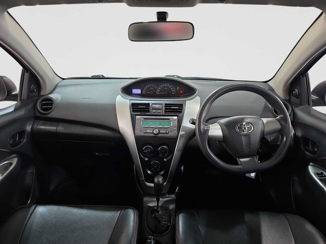 terpakai 2011 Toyota Vios E 1.5