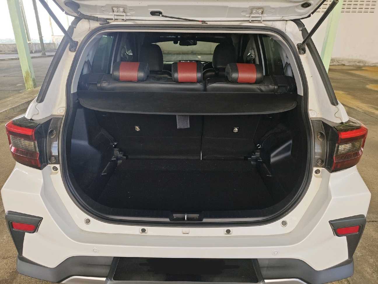 terpakai 2022 Perodua Ativa AV (2 Tone Special Metallic) 1.0