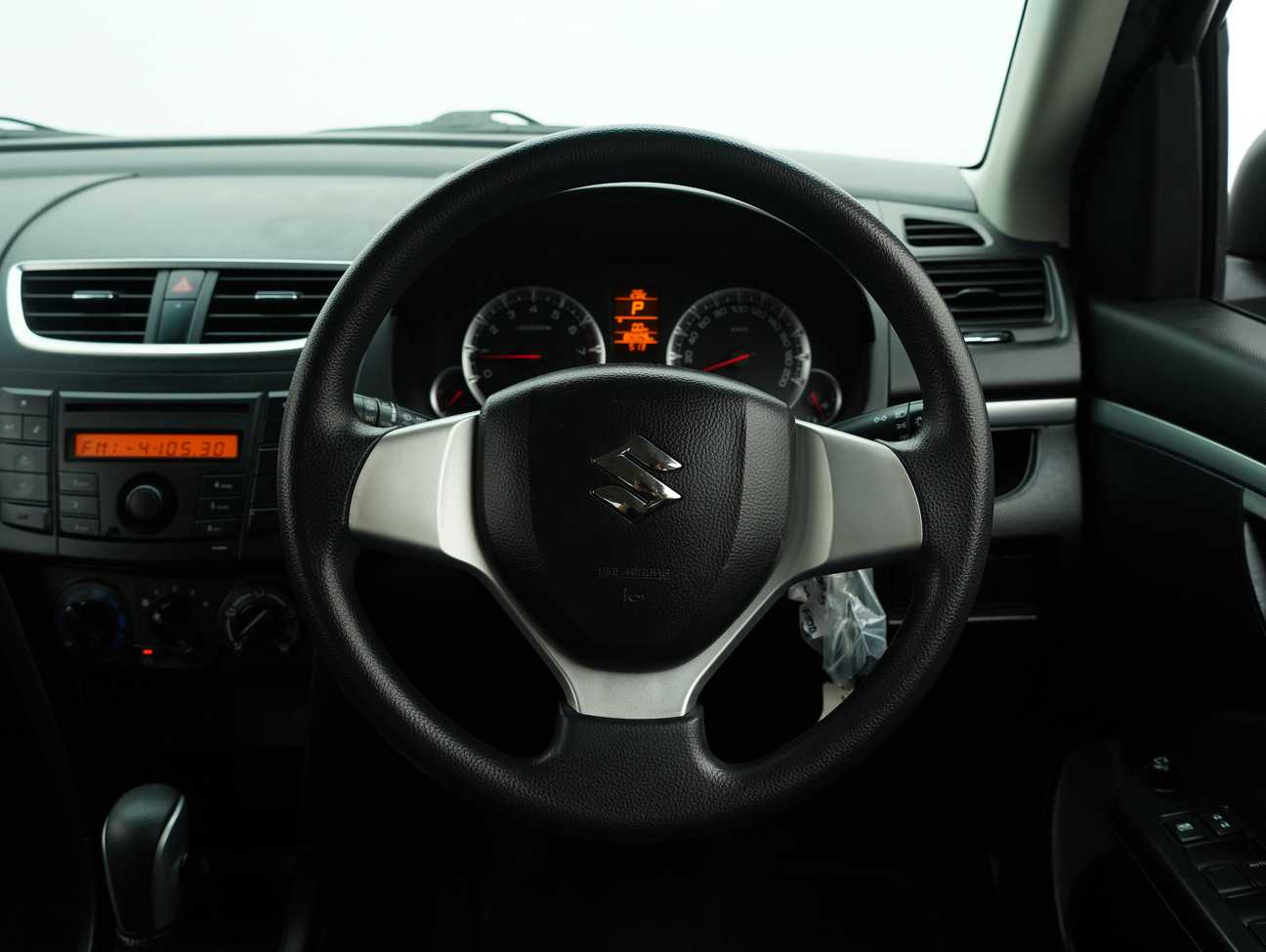 terpakai 2014 Suzuki Swift GL 1.4