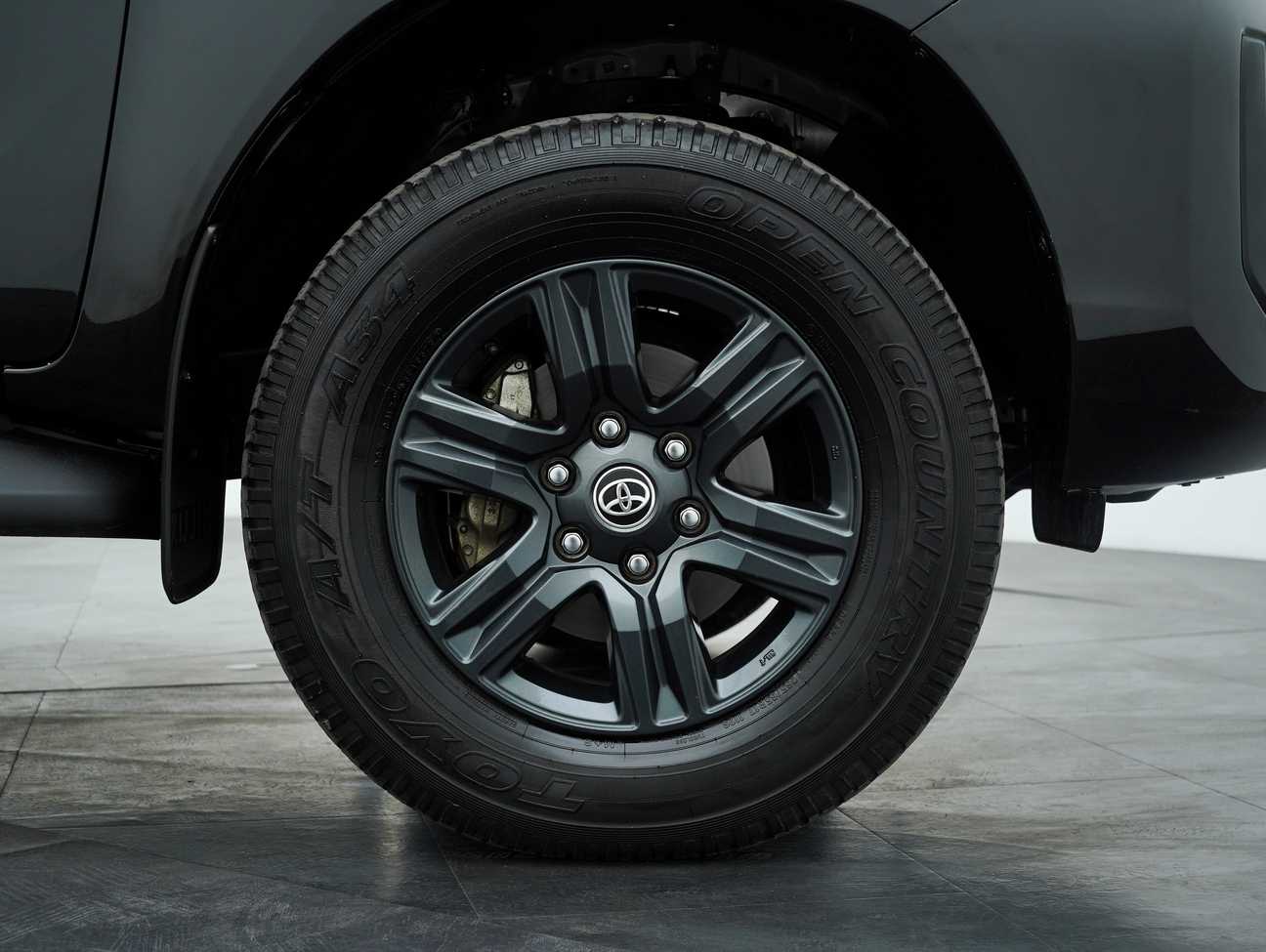 used 2023 Toyota Hilux E Dual Cab 2.4
