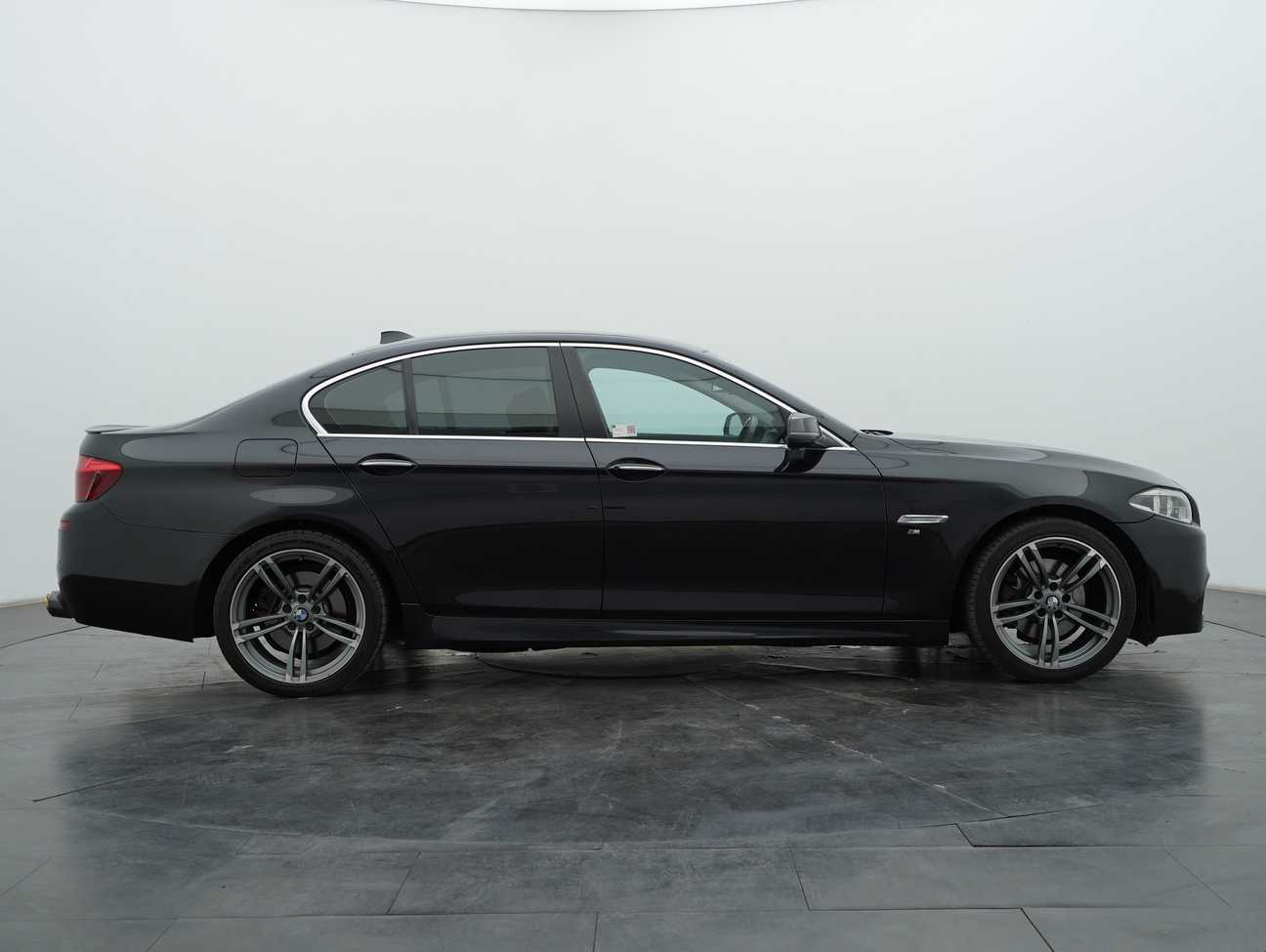 used 2012 BMW 520i  2.0