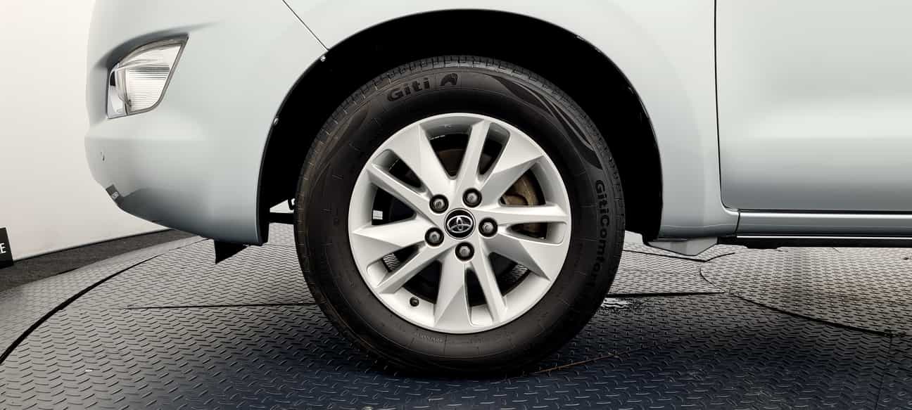 used 2018 Toyota INNOVA E 2.0