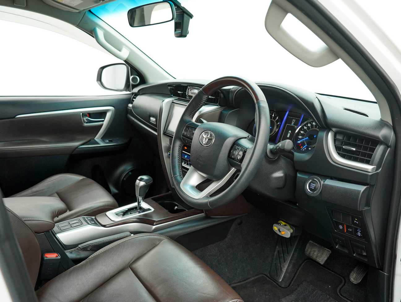 used 2018 Toyota FORTUNER 4X4 2.7