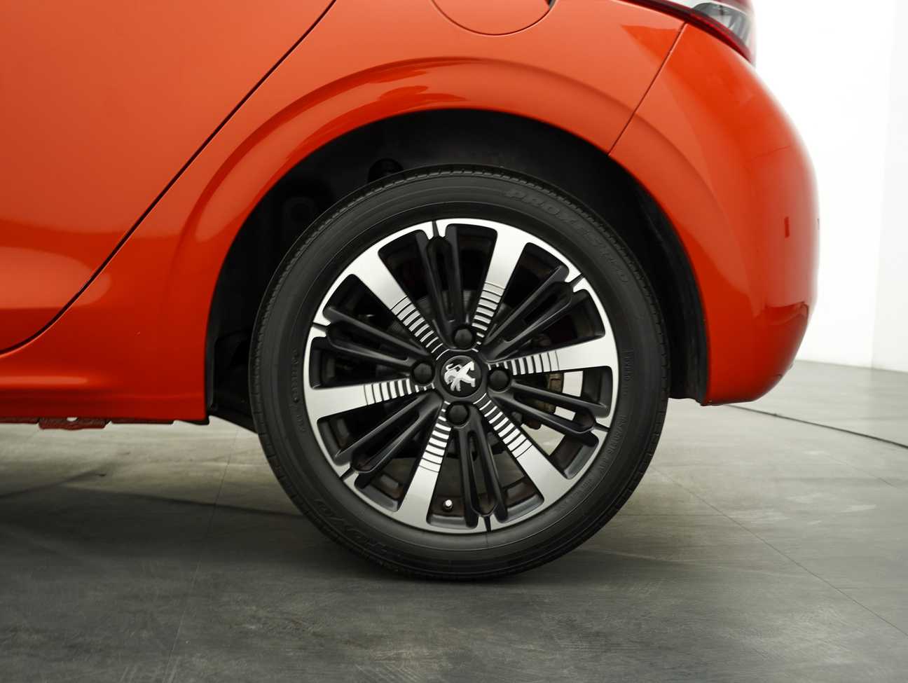 terpakai 2019 Peugeot 208 PureTech 1.2