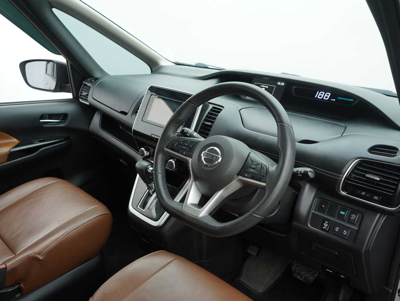 terpakai 2018 Nissan Serena S-Hybrid High-Way Star Premium 2.0