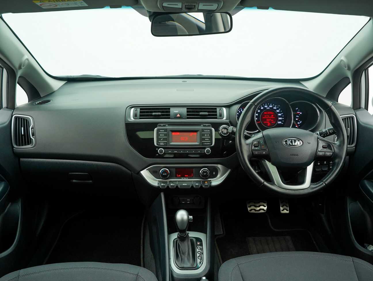 terpakai 2015 Kia Rio SX 1.4