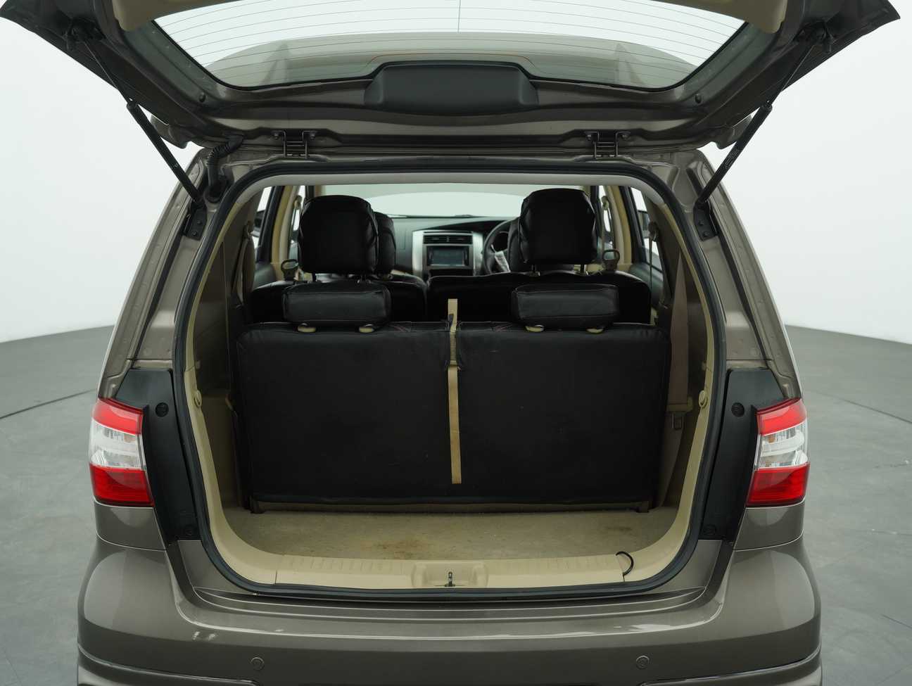 used 2014 Nissan Grand Livina Comfort 1.6