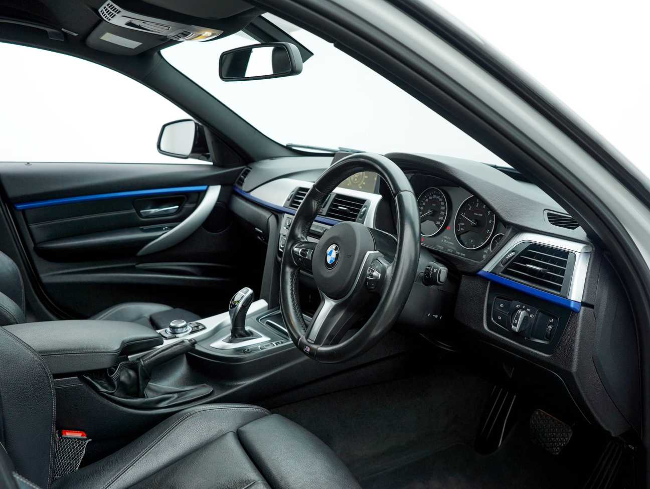 terpakai 2015 BMW 320i M Sport 2.0