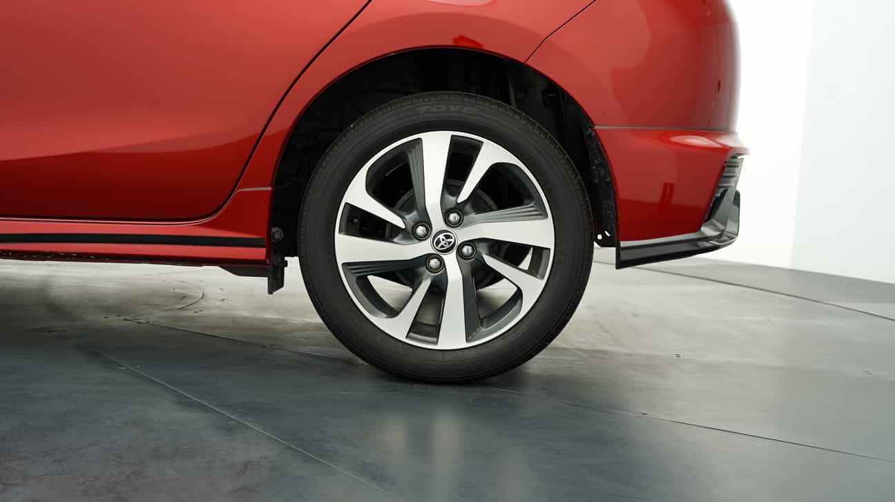 used 2021 Toyota YARIS E 1.5