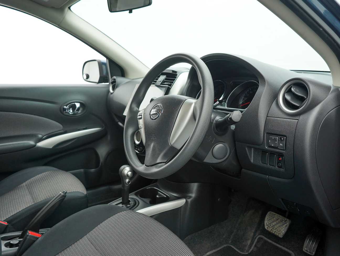 used 2015 Nissan Almera VL 1.5