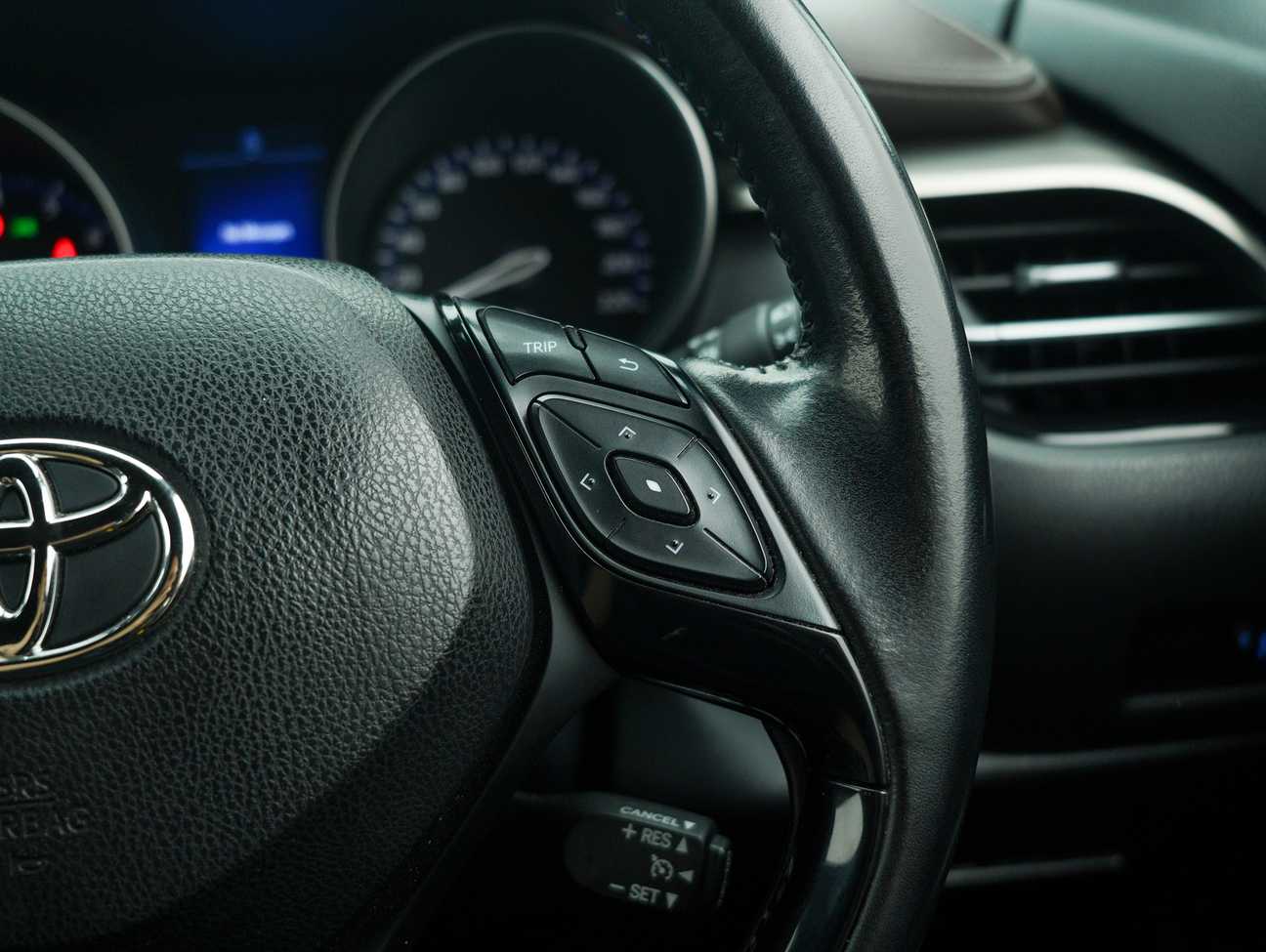 used 2019 Toyota C-HR  1.8