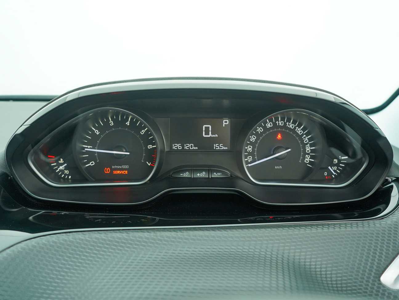 terpakai 2017 Peugeot 208 PureTech 1.2