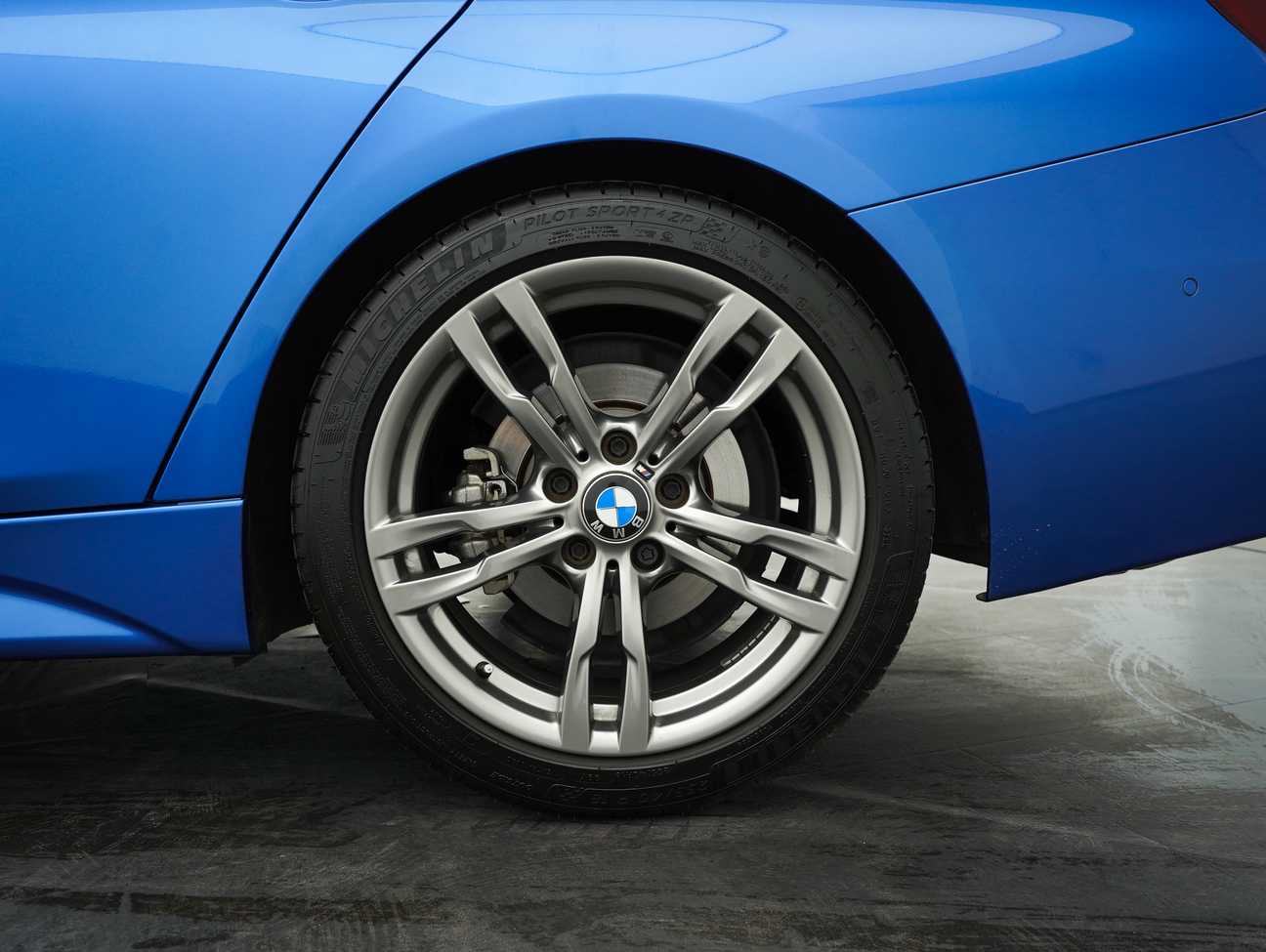 terpakai 2017 BMW 3 30E M SPORT 2.0